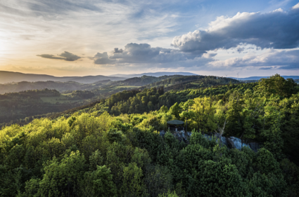 Od nás pěšky na Městské skály